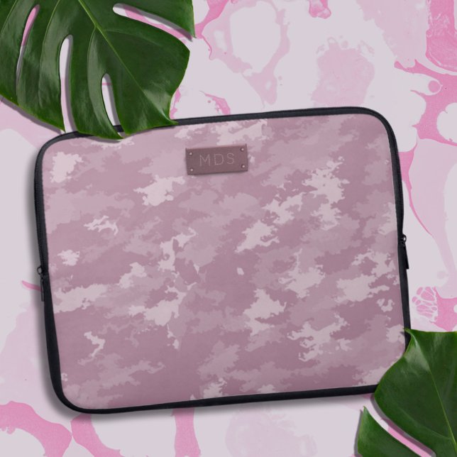 Moderne rosa Camouflage Stilvolle Camouflage Lapto Laptopschutzhülle (A blush pink camo laptop sleeve with space for your initials)