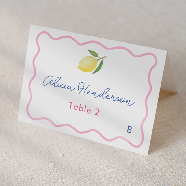 Moderne rosa-gelbe Lemon-Hochzeitsszene-Platzkarte Tischnummer (Citrus Modern squiggle pink border with lemon scallop design on reverse individual place card)