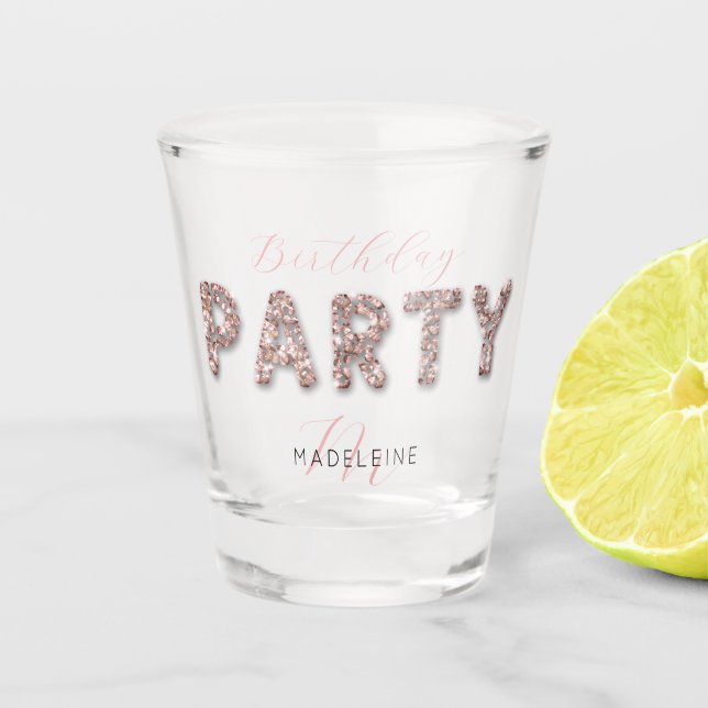 Moderne Rosa Glitzer Monogram Birthday Party Schnapsglas (Vorderseite)