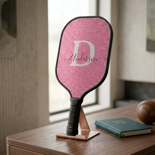 Moderne rosa glitzernde Monogramm personalisierte  Pickleball Schläger (Von Creator hochgeladen)