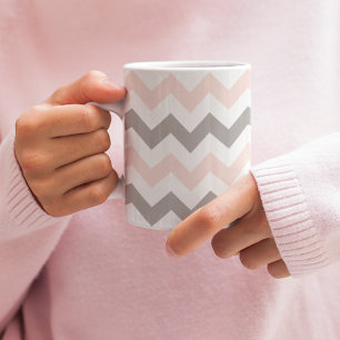 Moderne Rosa-Graue Chevron-Muster Kaffeetasse