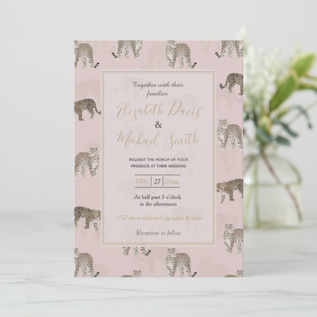 Moderne rosa Leoparden Jungle Tiere Einladung (Stehend Vorderseite)
