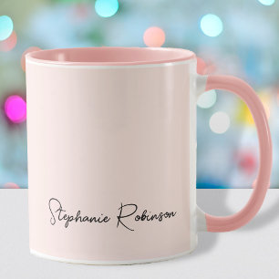 Moderne rosa Monogramm-Namensunterschrift in Schre Tasse