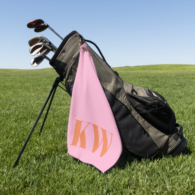 Moderne rosa orangefarbene Monogramm-Initialen Per Golfhandtuch (Gras)