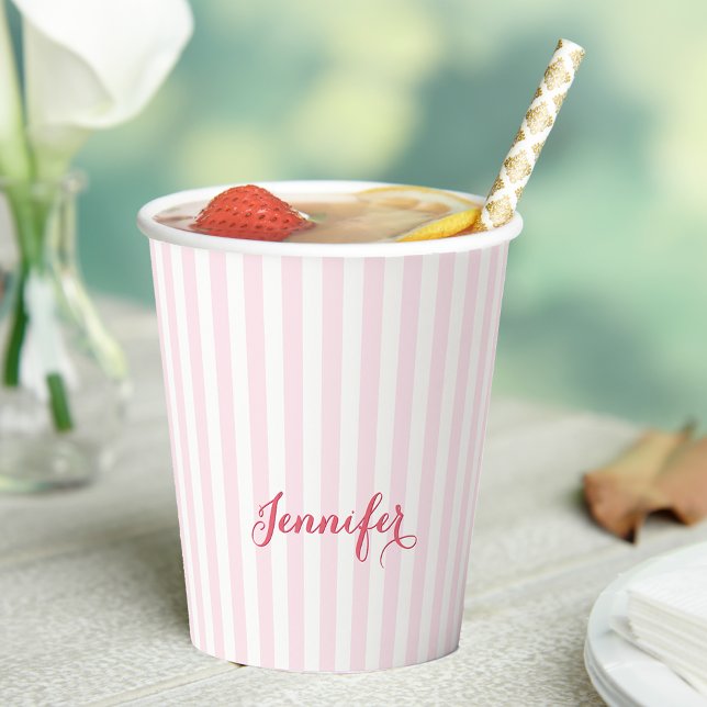 Moderne rosa Streifen Elegante Typografie Mit Mono Pappbecher (Modern Pink Stripes Elegant Typography Monogrammed Paper Cups)