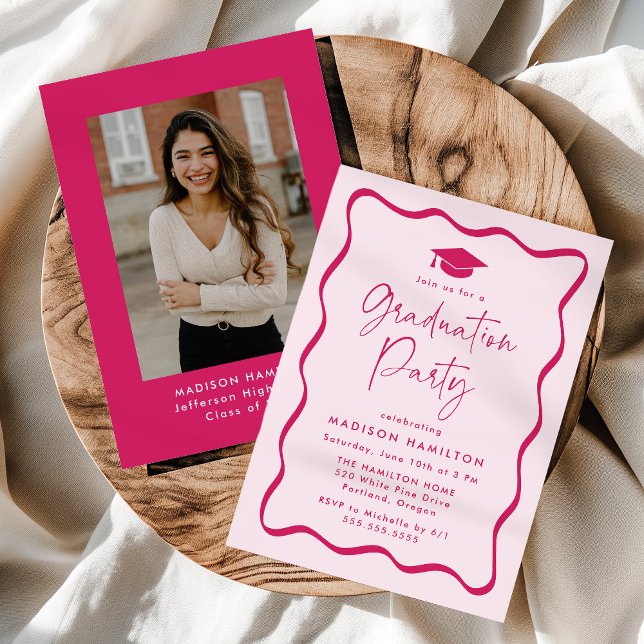 Moderne rosa Wavy Frame Foto Graduation Party Einladung (Von Creator hochgeladen)