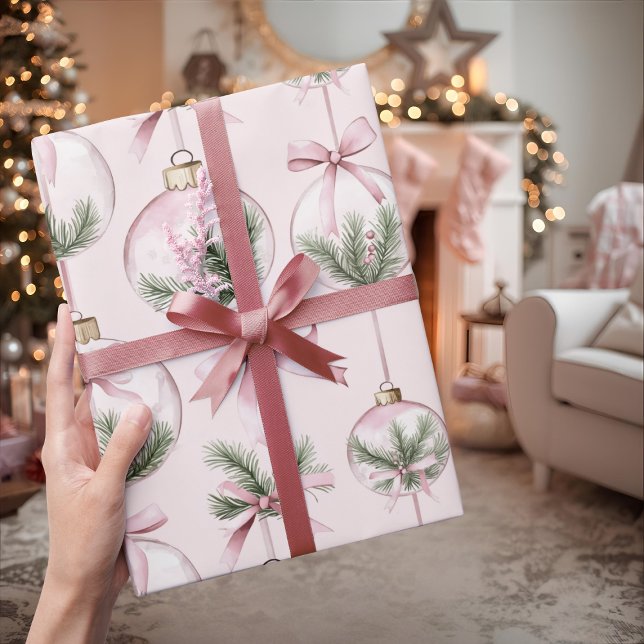 Moderne rosa Weihnachtsbaumschmuck-Verpackungspapi Geschenkpapier (Von Creator hochgeladen)