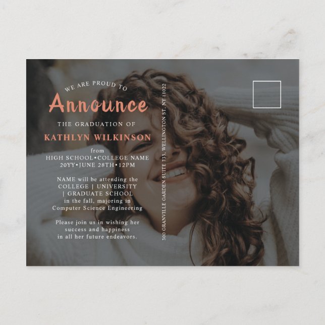 Moderne Rose Gold Elegantes Script 2 Foto Abschlus Ankündigungspostkarte (Rückseite)