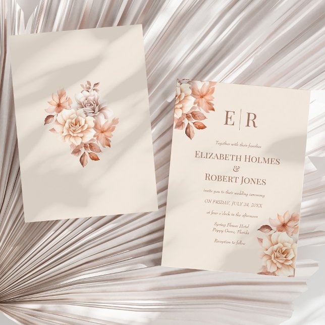 Moderne Rose Gold Floral Monogram Wedding Einladung (Modern Rose Gold Floral Monogram Wedding Invitation on a sunny neutral dry palm leaf.)