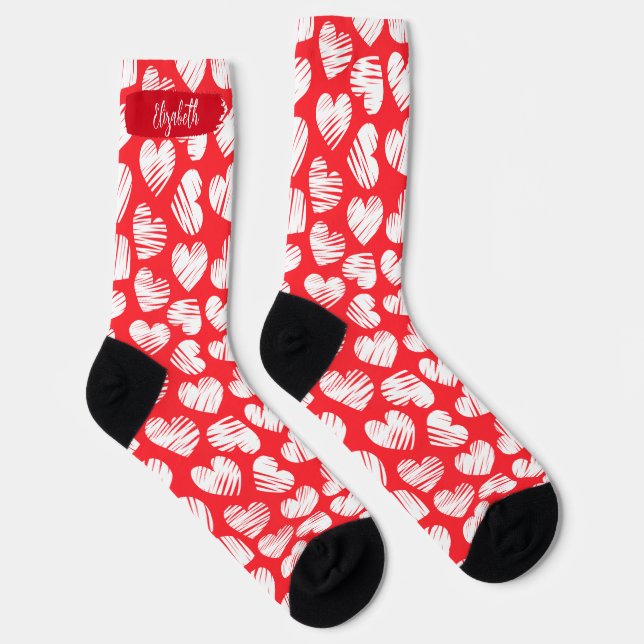 Moderne rote und weiße doodled Herz Valentine Name Socken (Rechts)