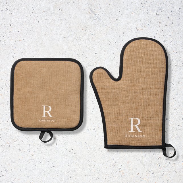 Moderne Rustikale Braune Burlap-Familie Name Monog Ofenhandschuh & Topflappen-Set (Von Creator hochgeladen)