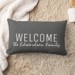 Moderne rustikale dunkelgraue Welcome Family Monog Lendenkissen