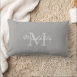 Moderne rustikale Grau persönliche Monogrammbezeic Lendenkissen<br><div class="desc">Moderne rustikale graue persönliche Monogramm-Bezeichnung Pillow</div>
