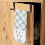 Moderne Rustikale Monogram Green Gingham Kariert Geschirrtuch<br><div class="desc">Moderne,  rustikale Bauernhaus schicke mit Monogramm Küchenhandtücher sind mit einem verblassten grünen Gingham karierten Muster,  mit einer weißen Band,  die Ihren eigenen Familiennamen und Monogramm tragen.</div>