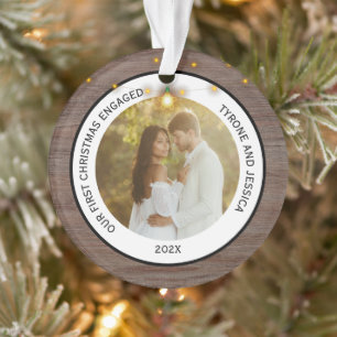 Moderne rustikale Paare Erste Weihnachten Verlobt Ornament