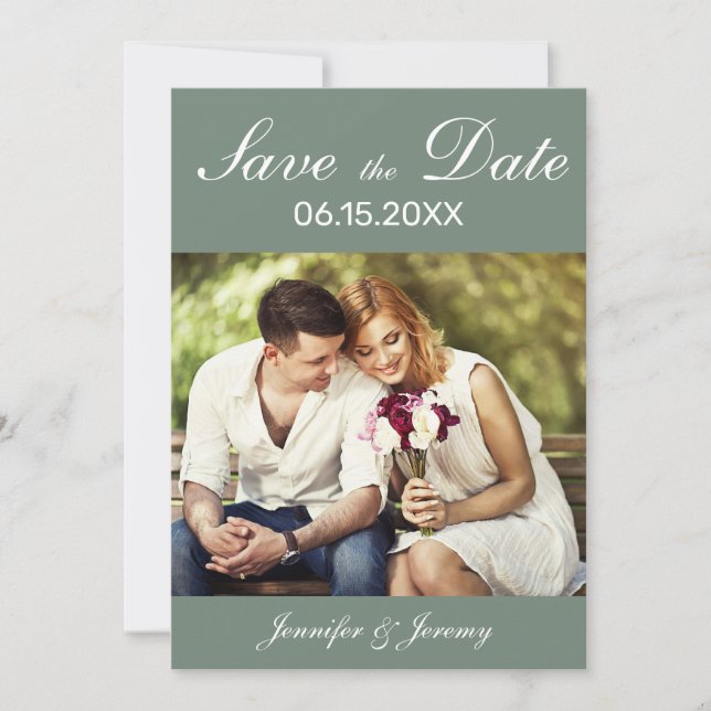 Moderne Sage Green White Script Foto Hochzeit Save The Date (Vorderseite)