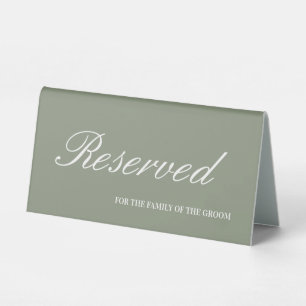 Moderne Sage Green & White Script Hochzeit vorbeha Tischaufsteller