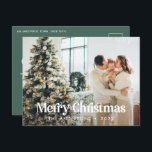 Moderne Salbeigrün-Aquarellpflanzentypografie Feiertagspostkarte<br><div class="desc">Modernes vollblütiges Foto elegante rustikale Aquarellfarben getrocknete botanische florale mutierte Farben Weihnachtskarte. Grün,  Jäger grün,  schwarz,  weiß und braun,  modern auf der Trend-Farbbahn.</div>