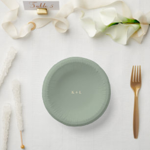 Moderne Salbeigrüne Einfache Monogramm-Hochzeit Pappteller