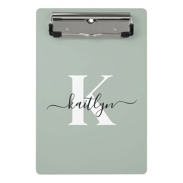 Moderne Salbeigrüne Script-Monogramm Mini Klemmbrett (Vorderseite)