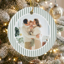 Moderne Salbeigrüne Streifen Weihnachtsfamilienfot