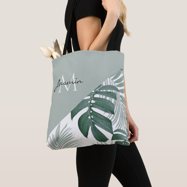 Moderne Salbeigrüne Tropische Blattmonogramm Tasche (Von Nahem)