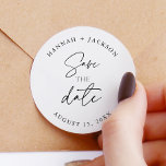 Moderne Save the Date Hochzeitserklärung Runder Aufkleber<br><div class="desc">Moderne Save the Date-Hochzeitbeschilderungszeichen</div>