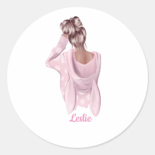 Moderne schicke Frau in rosa Individuelle Name Runder Aufkleber