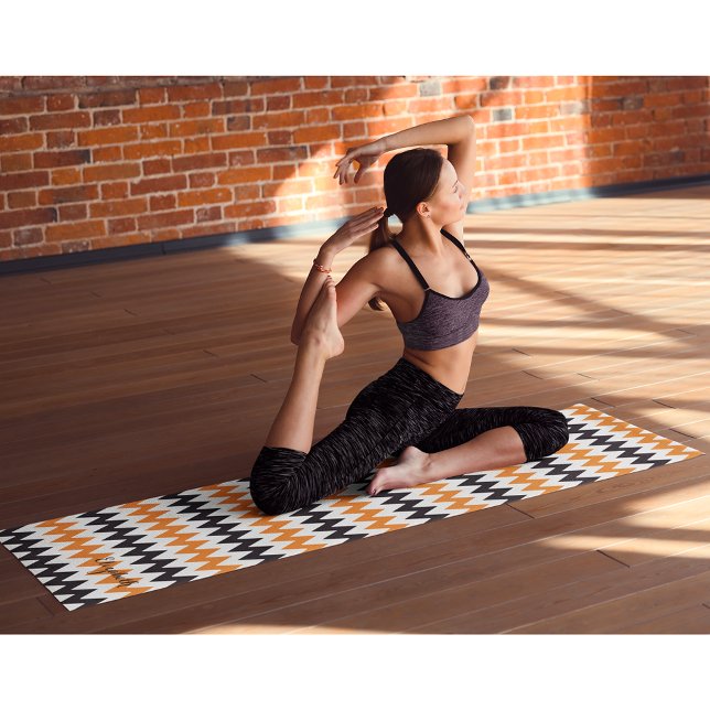 Moderne, schicke, orange Schwarz-Design Monogram Ü Yogamatte (Modern Chic Orange Black Design Monogram Exercise Yoga Mat)