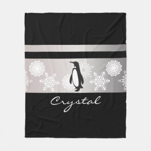 Moderne schicke schwarze Pinguine und Schneeflocke Fleecedecke