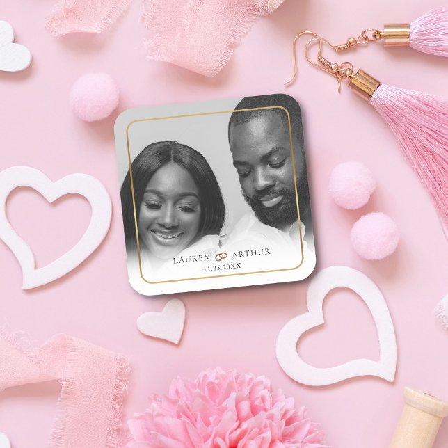 Moderne schicke Ultra Minimal Gold Frame Foto Hoch Quadratischer Aufkleber (Von Creator hochgeladen)