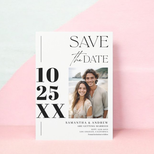 Moderne schlichte, fette Schrift Schwarz-weiße Hoc Save The Date (Modern chic simple bold script black white wedding save the date)
