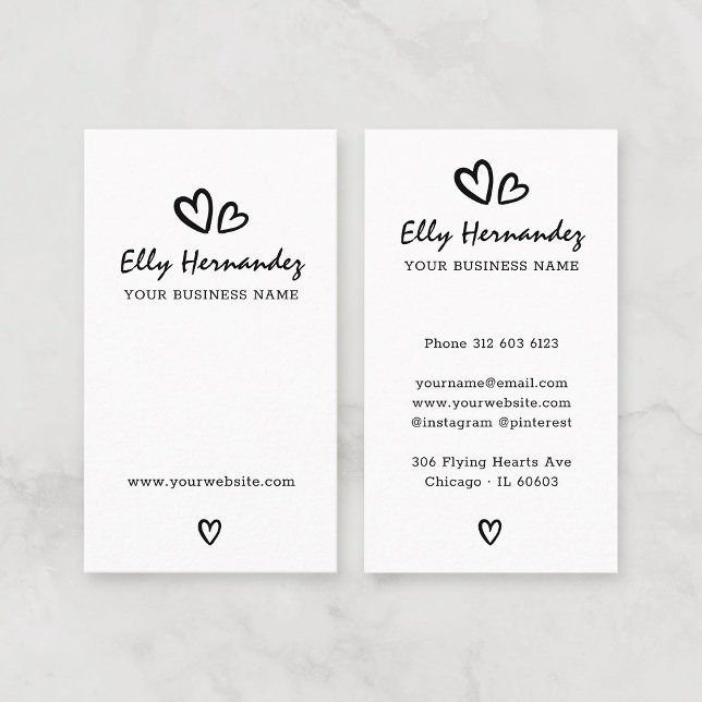 Moderne Schreibmaschine hört schwarz vertikal Visitenkarte (Modern Simple Script Typewriter Hearts Black and White Professional Vertical Business Card Template.)