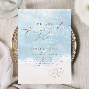 Moderne Schrift Herzen im Sand Strand Engagement Einladung