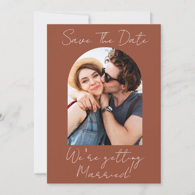 Moderne Schrift Terrakotta-Foto-Monogramm Save The Date (Vorderseite)