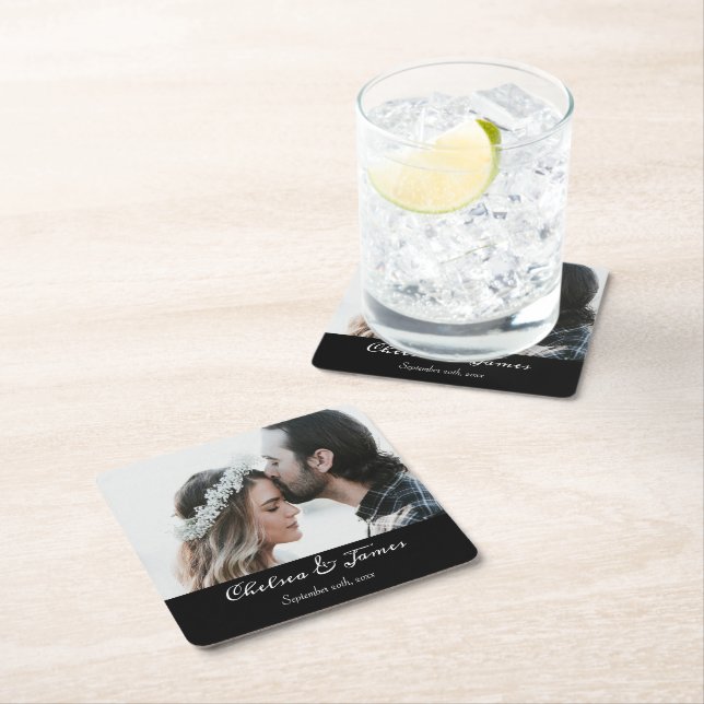Moderne Schwarz-Elegante-Kalligrafie-Foto Hochzeit Rechteckiger Pappuntersetzer (Vor Ort)