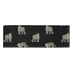 Moderne Schwarz-Glattleopard-Jungtiere Namenschild