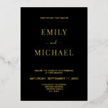 Moderne Schwarz-Gold-Hochzeit Folieneinladung<br><div class="desc">Moderne minimalistische Schwarz-Gold-Folie Einladung Hochzeit. Personalisieren Sie alle Texte und Farben in dieser einfachen und modernen Hochzeitseinladung.</div>
