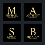 Moderne Schwarz-Gold-Monogramm und Name-Trauzeuge Untersetzer Set<br><div class="desc">Moderne Geschenke für Personalisierte Trauzeuge mit personalisierten Monogramm,  Trauzeugen Name und Titel in goldener klassischer Serif-Schriftart-Stil auf schwarzem Hintergrund. Auch perfekt für Trauzeuge,  Vater der Braut und mehr. Bitte beachten Sie: Die Details der Folie werden im Kunstwerk simuliert. Bei der Herstellung dieses Produktes wird keine Folie verwendet.</div>