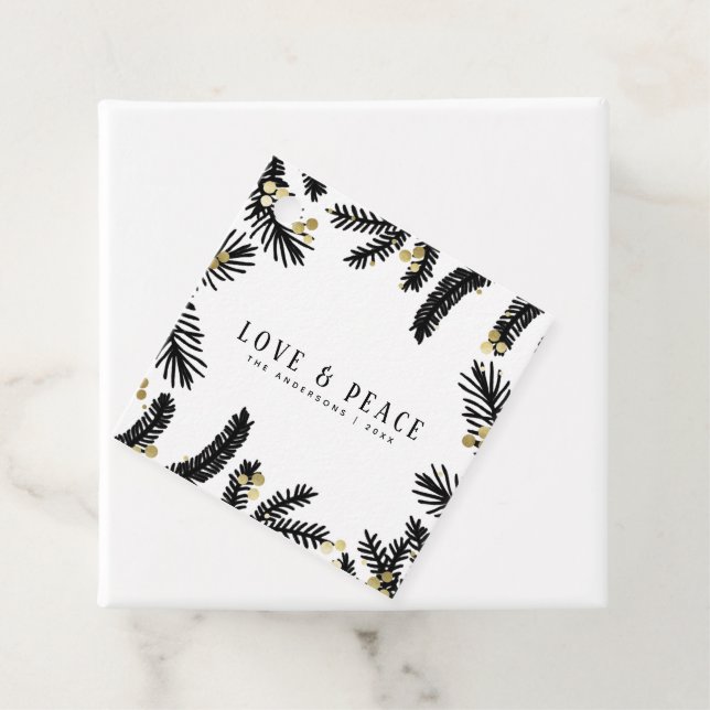 Moderne Schwarz & Gold Pine und Berries Holiday Geschenkanhänger (Beispiel)