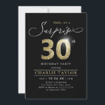 Moderne schwarz-goldene Erwachsene überraschen 30. Einladung<br><div class="desc">Moderne Shhh,  es ist eine überraschende 30. Geburtstag Party Einladung mit stilvollem Drehbuch und Imitate Gold Glitzer Nummer 30 und Ihr Party Details über schwarzen Hintergrund,  einfach und elegant,  große Überraschung Erwachsenen Meilenstein Geburtstag Einladung für Männer und Frauen.  
Die schwarze Hintergrundfarbe kann in eine beliebige Farbe geändert werden.</div>