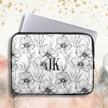 Moderne Schwarz-Weiß-Blumen-Mit Monogramm Laptopschutzhülle<br><div class="desc">Schwarzweiß große Blume elegantes,  nahtloses Muster mit Monogramm Tablettenhülle.</div>