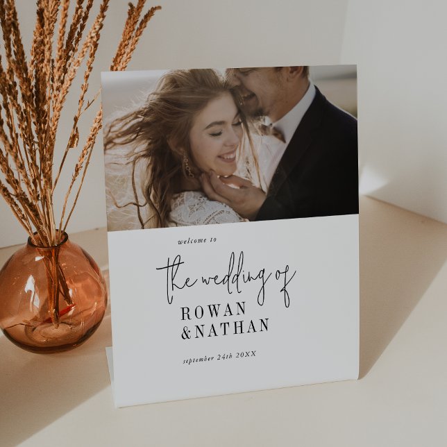 Moderne Schwarz-Weiß-Foto Hochzeit Willkommen Sockelschild (Von Creator hochgeladen)