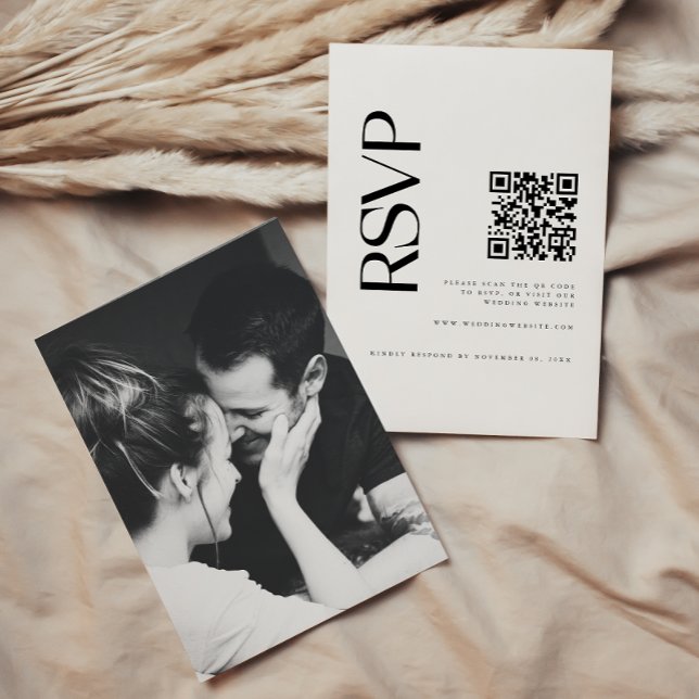 Moderne Schwarz-Weiß-Foto QR-Hochzeit RSVP Karte (Von Creator hochgeladen)