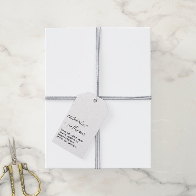 Moderne Schwarz-Weiß-Minimalistische Skripthochzei Geschenkanhänger (Mit Garn)