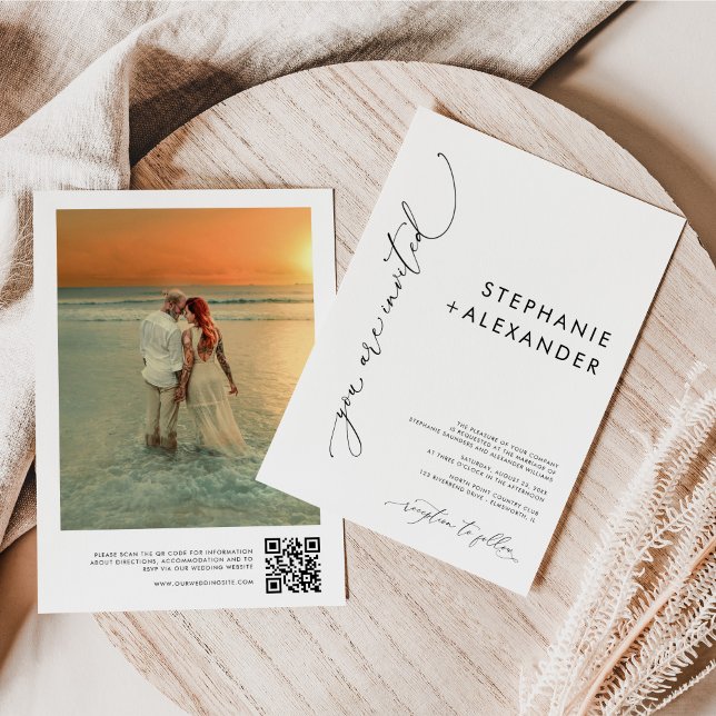 Moderne Schwarz-Weiß-QR-Foto-Hochzeit Einladung (Von Creator hochgeladen)