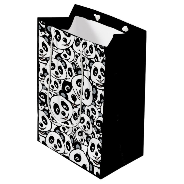 Moderne Schwarz-Weiß Süße Panda-Bär-Muster Mittlere Geschenktüte (Vorderseite Schrägansicht)