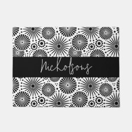 Moderne Schwarz-weiße geometrische Blumenfamilie Fußmatte