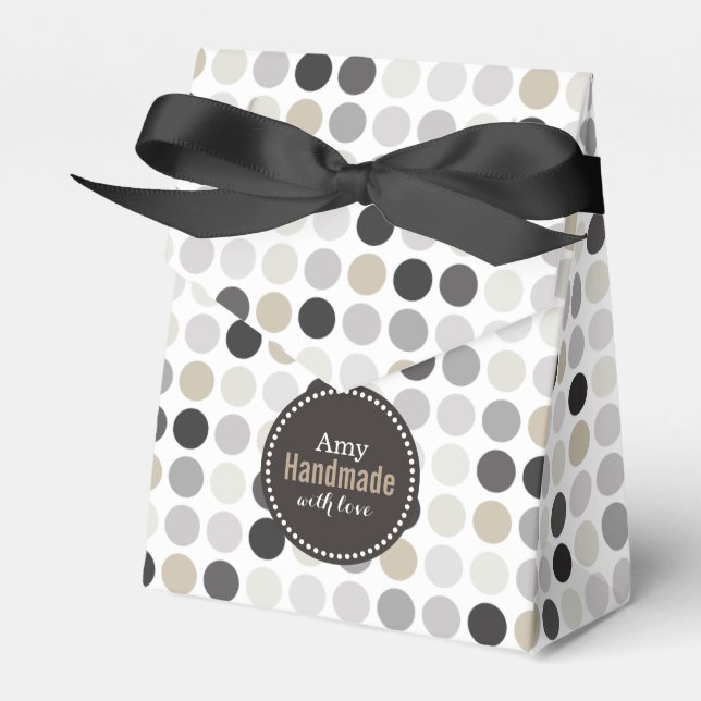 Moderne Schwarz-weiße Polka-Punkte-Mustermonogramm Geschenkschachtel (Vorderseite)