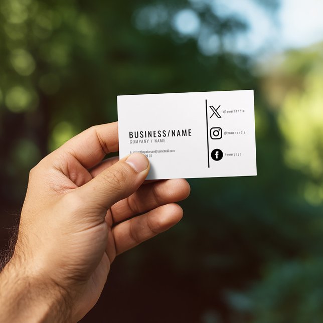 Moderne schwarz-weiße soziale Medien Visitenkarte (Minimalist business card with bold text and social media icons.)